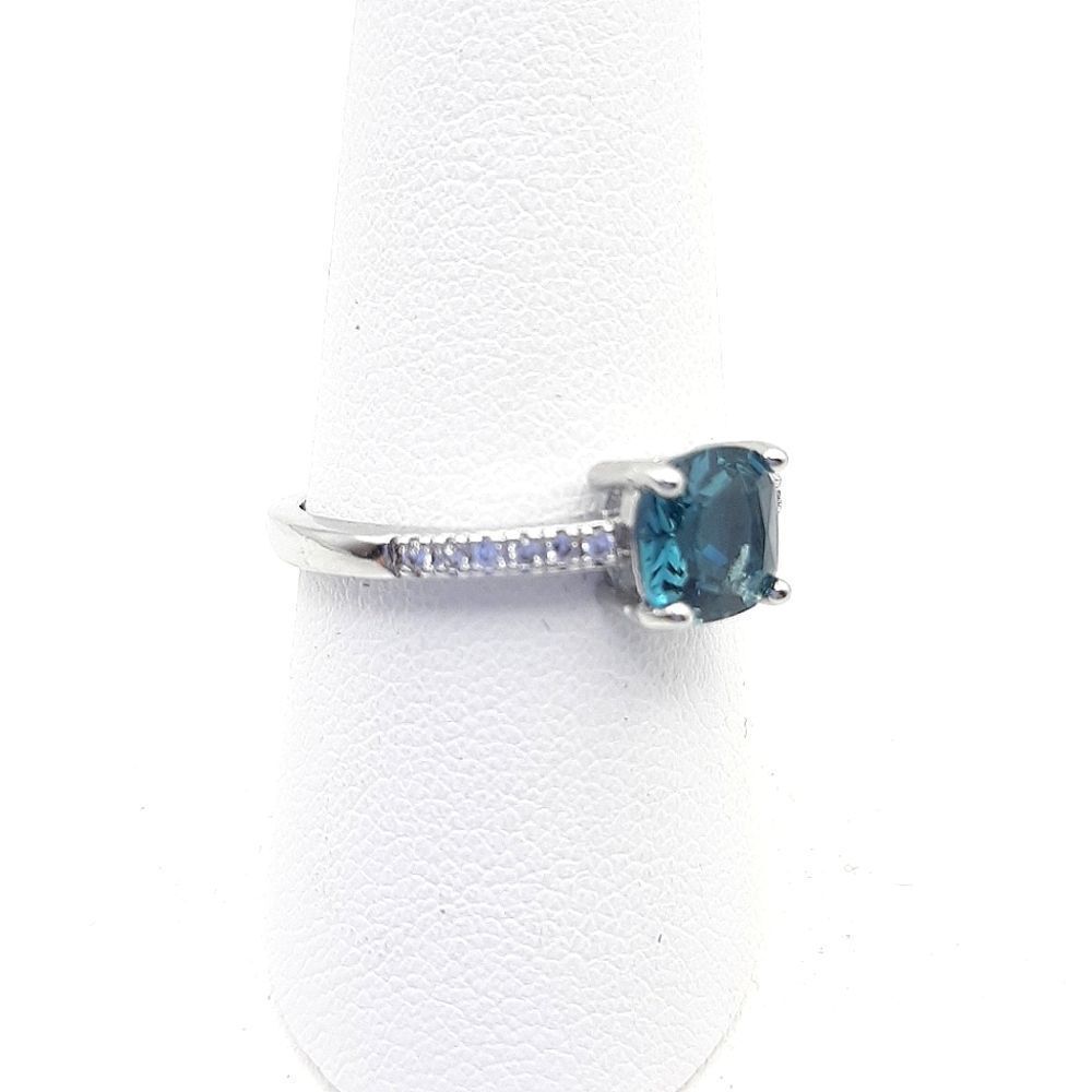 Peacock Blue cz Cushion Cut Solitaire Ring New - Picture 4 of 5